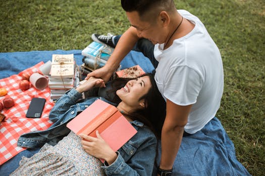 couple enjoying a picnic