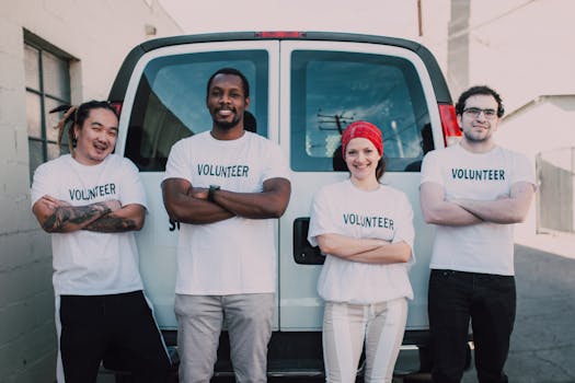 friends volunteering together, smiling