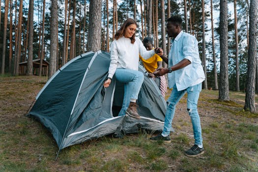 friends enjoying a group trip together